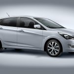 Hyundai Solaris replacement of spark plugs