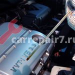 What is the correct engine oil level? Consequences of low/high oil level 