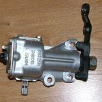 The purpose of the gearbox in the steering system of a car